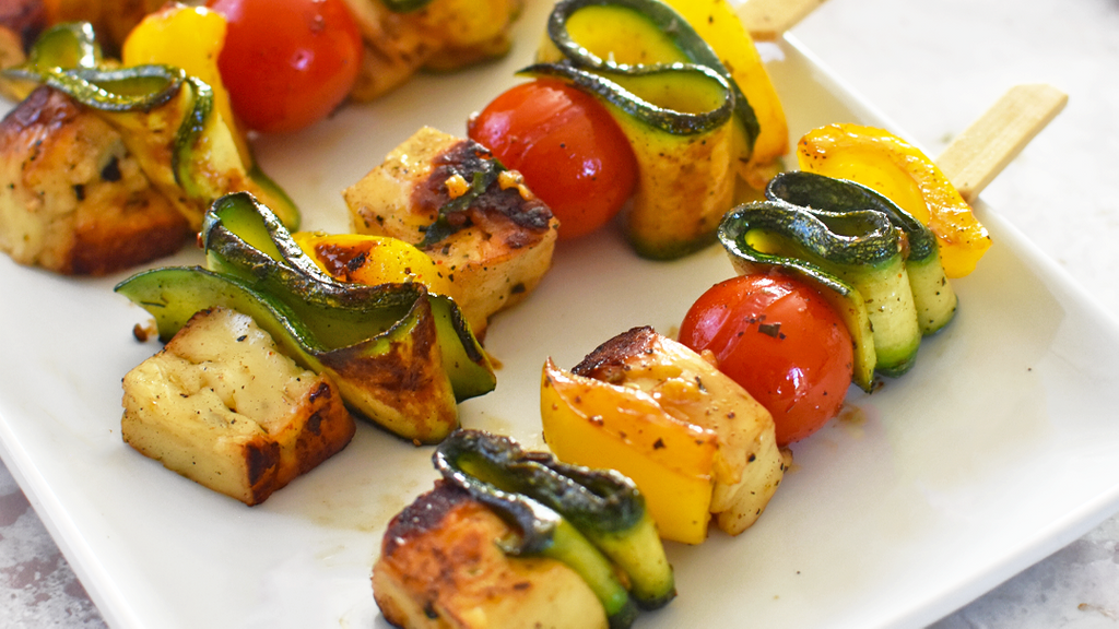 Brochettes halloumi et légumes d'été