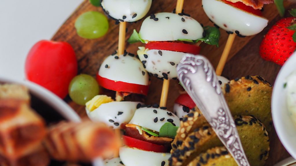 Brochettes "Mini burger oeuf de caille” des P'tits grains de Lisette