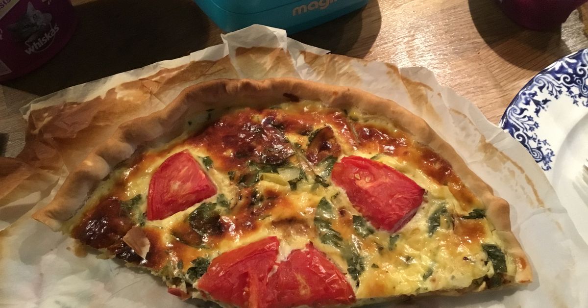 Tarte aux courgettes au fromage ail et fines herbes : recette de Tarte