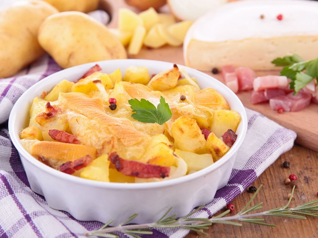 Tartiflette Sans Cuire Les Pommes De Terre Avant Extra Tartiflette familiale (sans vin et moins chère) : Recette de