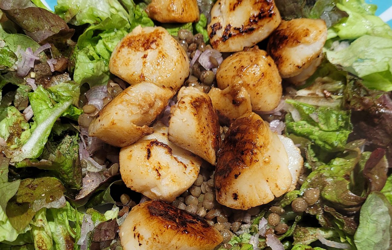 Salade de Saint-Jacques sur lit de lentilles : Recette de Salade de