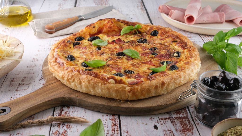 Quiche jambon, fromage, tomate, olives