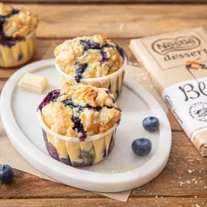 Muffins myrtilles et chocolat blanc Nestlé Dessert®
