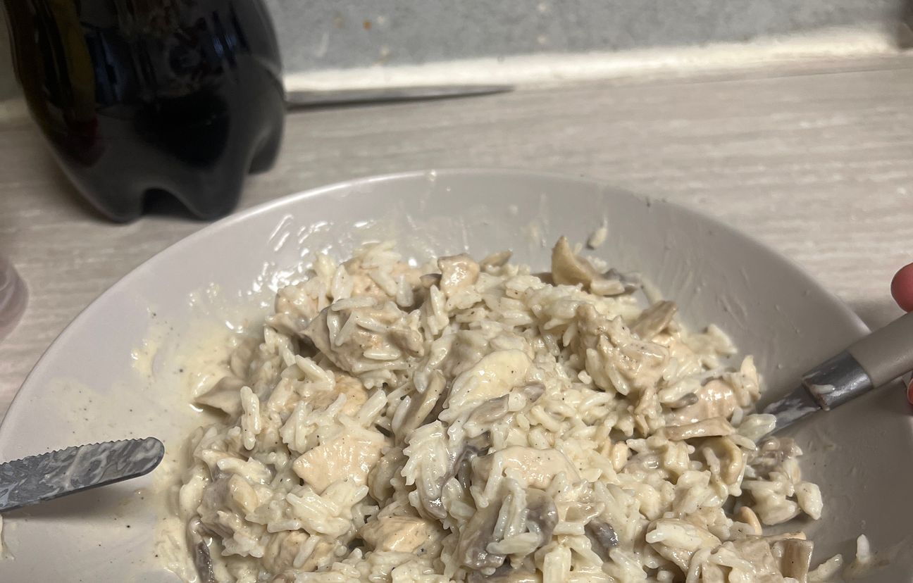 riz au poulet avec sauce aux champignons : Recette de riz au poulet ...