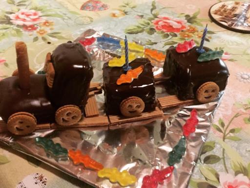 Photo 55 De Recette Amour De Petit Train D Anniversaire Marmiton