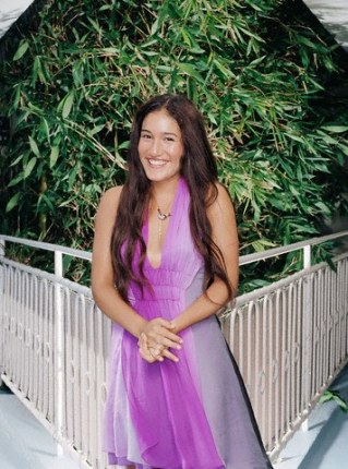 Q 039 Orianka Kilcher Fan Club Album