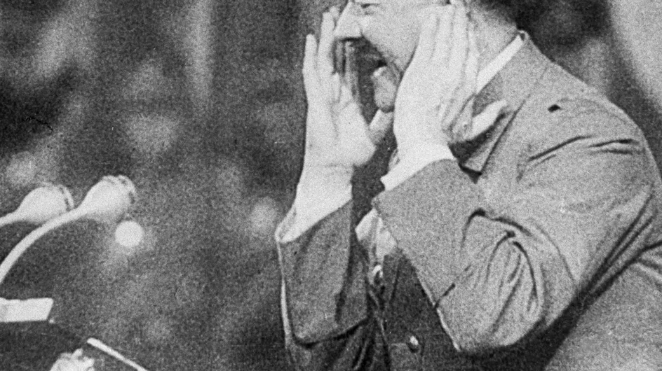 Hitler : Les photos honteuses qu’il souhaitait enterrer à tout jamais