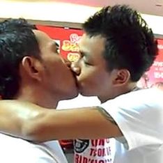 Insolite : Ils s’embrassent pendant 50 heures (Vidéo)