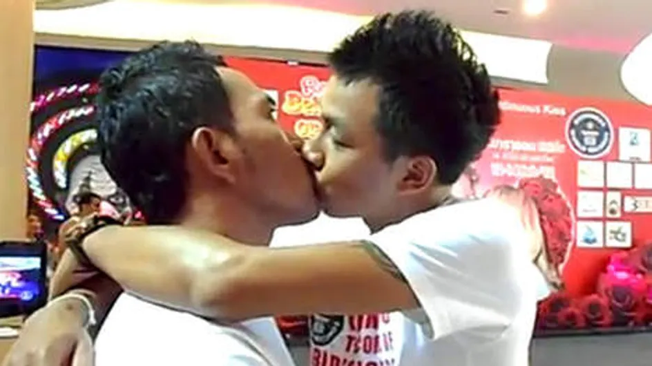 Insolite : Ils s’embrassent pendant 50 heures (Vidéo)