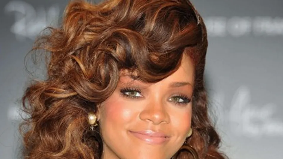 Rihanna : Elle s'exhibe en soutien-gorge... (Photos)