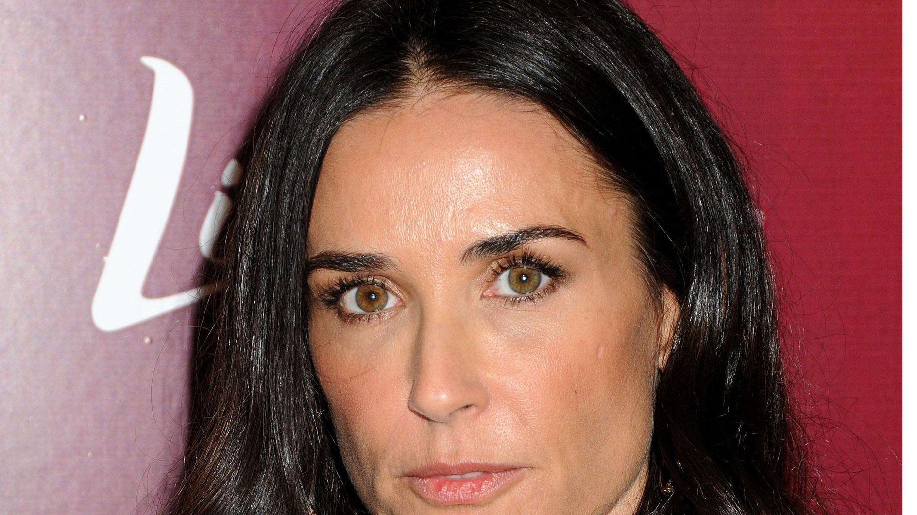 Demi Moore : Photoshopée pour la campagne d'Helena Rubinstein (Photos)