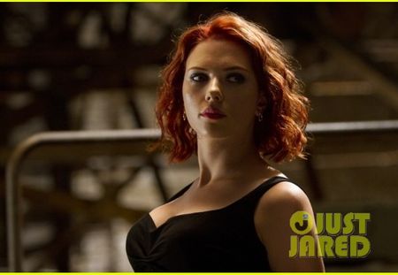 Scarlett Johansson : Elle a changé de couleur de cheveux ! (Photos)
