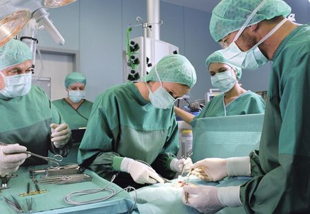 Erreur médicale : Un chirurgien ôte le mauvais rein d’un bébé