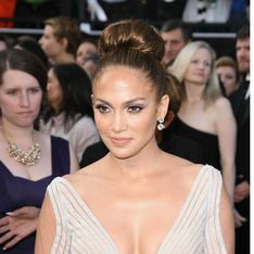 Jennifer Lopez : Les secrets de son corps de rêve à 42 ans
