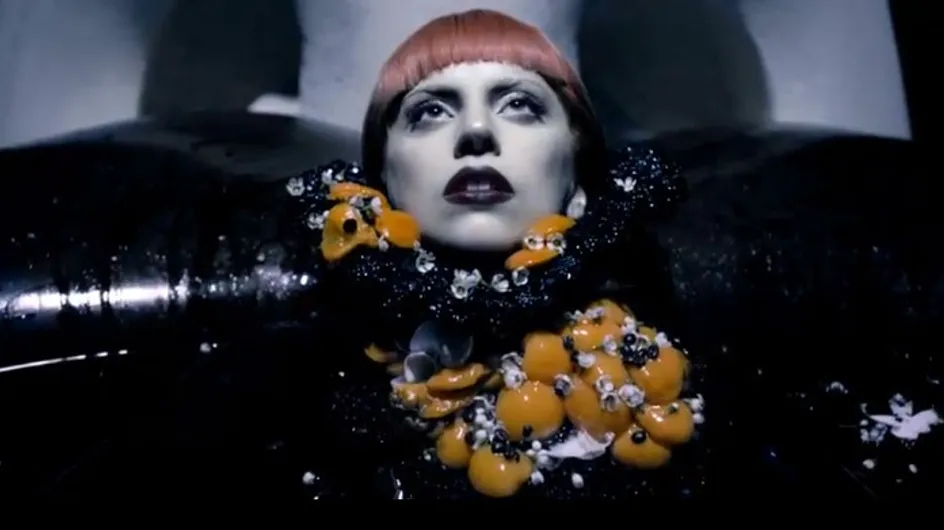 Lady Gaga : Sombre et dominatrice pour la pub de son parfum Fame (Vidéo)