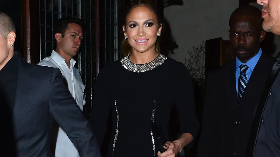 Jennifer Lopez : Tellement chic dans une robe Paule Ka (Photos)