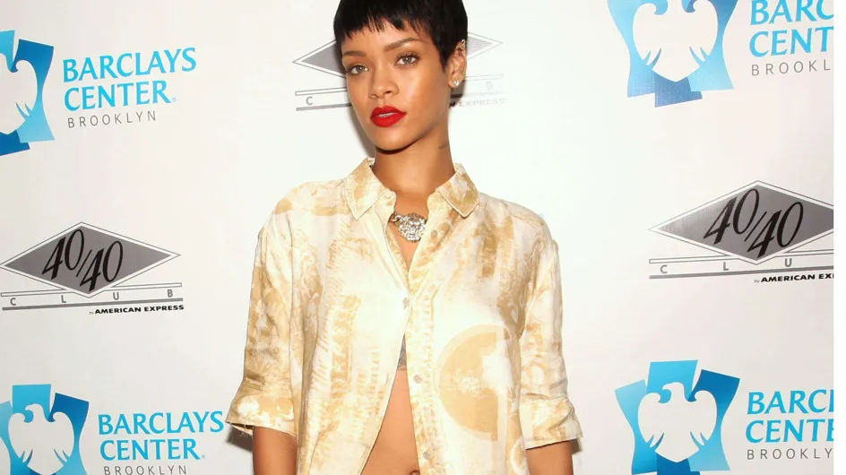 Rihanna : Blonde et dénudée pour son nouveau parfum (Photo)