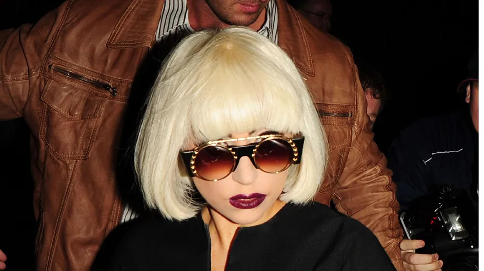 Lady Gaga : Son costume trash en feuilles de cannabis (Photos)