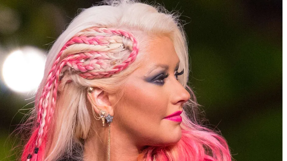 Christina Aguilera : Sa drôle de coupe à base de tresses étranges (Photos)