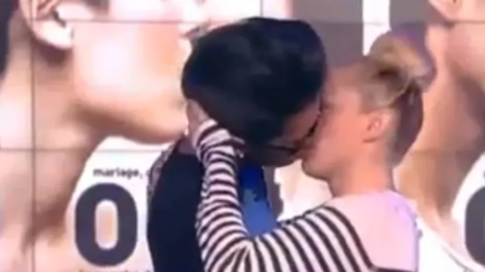 Mariage gay : Le baiser sur la bouche d'Énora Malagré et Audrey Pulvar (Vidéo)