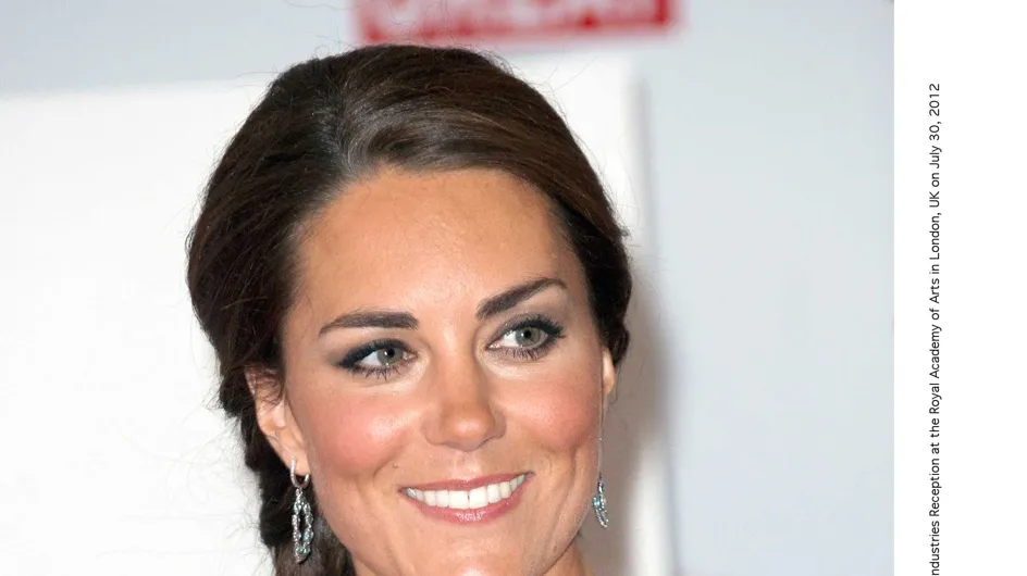 Kate Middleton : En couche-culotte et couverte de mousse