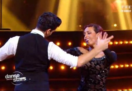Danse avec les stars : Amel Bent rend hommage à la Môme (Vidéo)