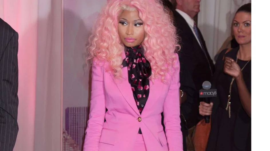 Nicki Minaj en rose bonbon, ça pique les yeux (Vidéo)