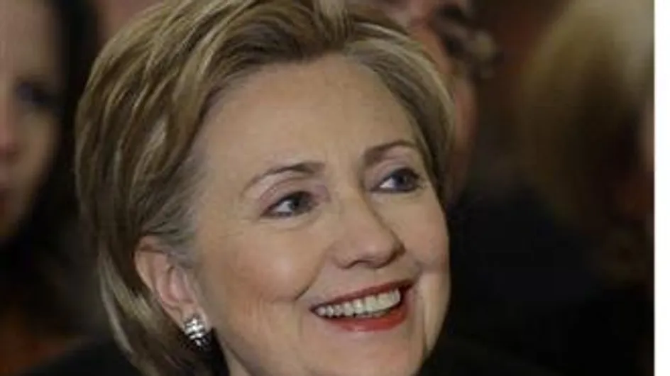 Hillary Clinton : Pourquoi elle "délaisse" ses cheveux (Vidéo)