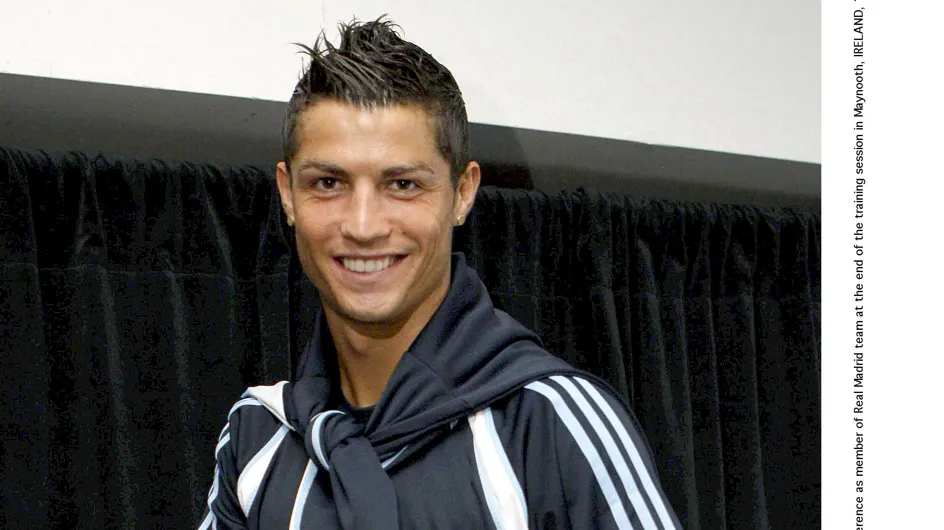 Cristiano Ronaldo : Sa copine à moitié nue sur le Net (Photos)