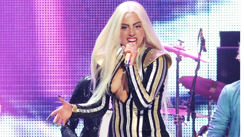 Lady Gaga est BeetleJuice : Le pire look de la semaine ! (Photos)