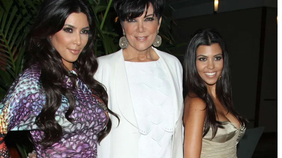 Kim Kardashian enceinte : Sa mère pète un plomb et insulte les internautes