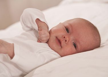 Faits Divers Un Bebe Retrouve Vivant Dans Son Cercueil Faits Divers Un Bebe Retrouve Vivant Dans Son Cercueil