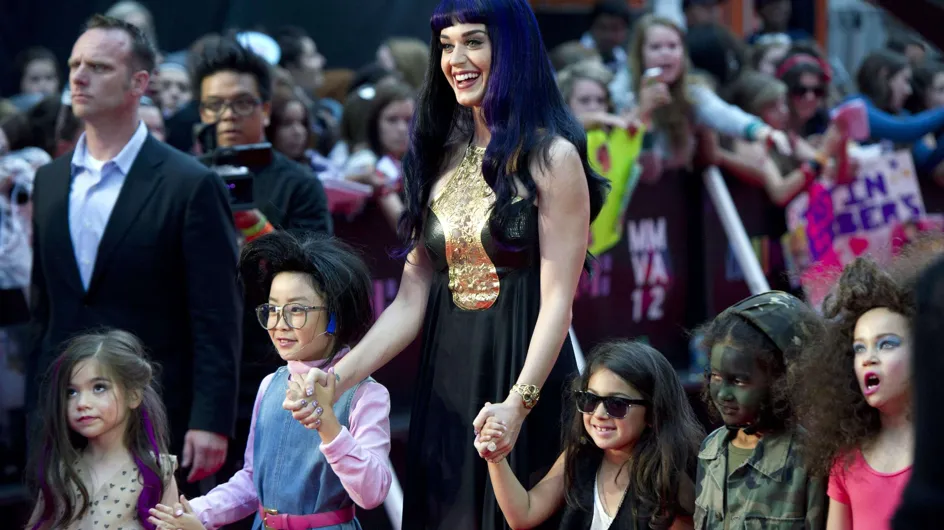 Katy Perry : Elle donne à nouveau dans le look gothique (Photos)