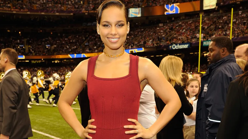 Super Bowl : Le look loupé d'Alicia Keys (Photos)