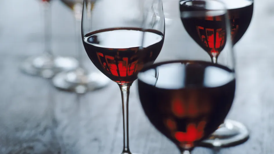 Santé : Buvez du vin rouge, vous entendrez mieux !