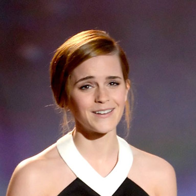 Mtv Movie Awards 2013 Emma Watson Gets Emotional During