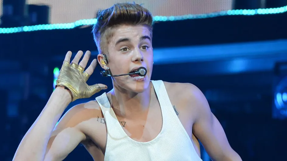 Justin Bieber seems care-free despite police raid on his tour bus