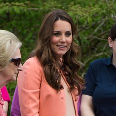 Kate Middleton : Elle ne peut plus fermer son manteau ! (Photos)