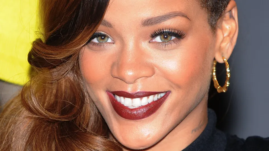 Rihanna lance son premier rouge à lèvres avec Mac