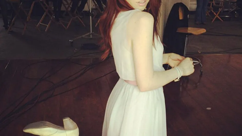 Carly Rae Jepsen dyes her hair red!