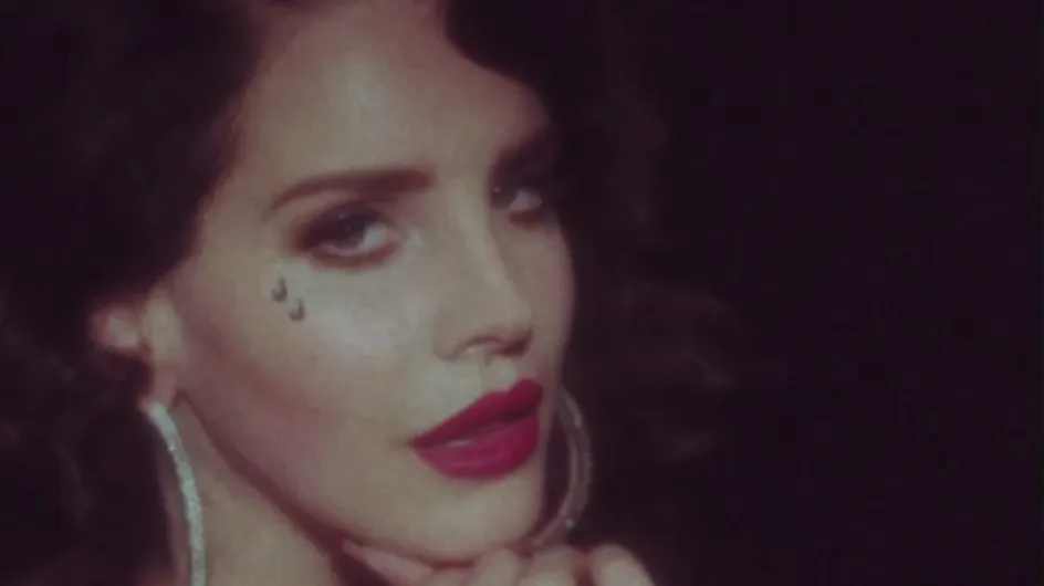 Lana Del Rey, sensuelle dans le clip de sa chanson "Young & Beautiful" (Vidéo)