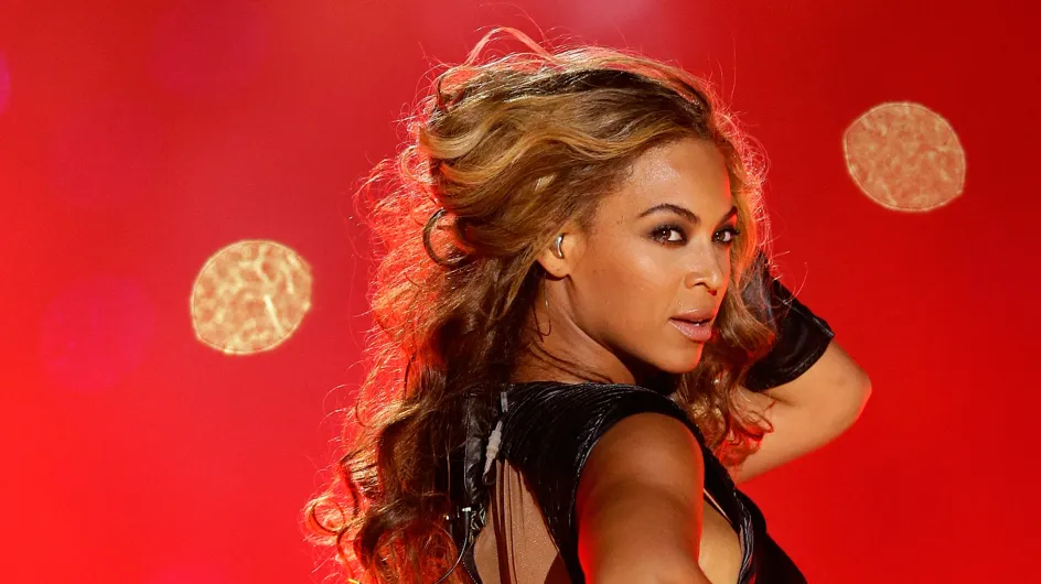 Beyoncé : Un fan lui met la main aux fesses (video)