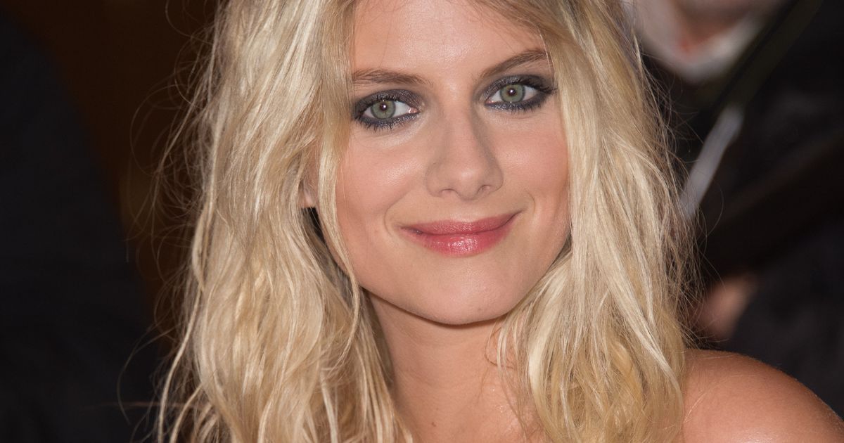 M Lanie Laurent Nue Pour D Fendre Les Poissons