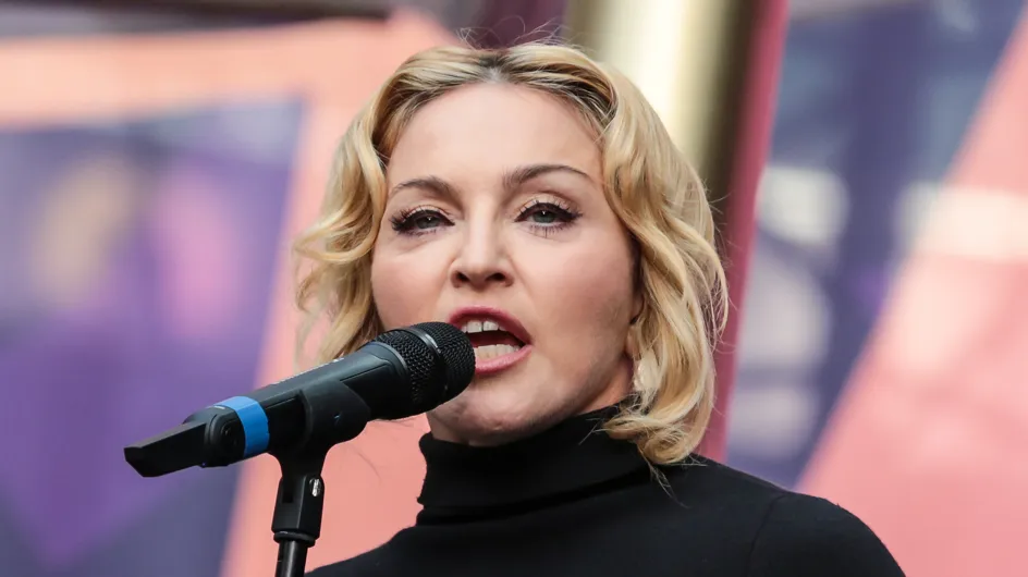 Madonna, le visage tout bouffi on ne la reconnaît plus ! (Photos)