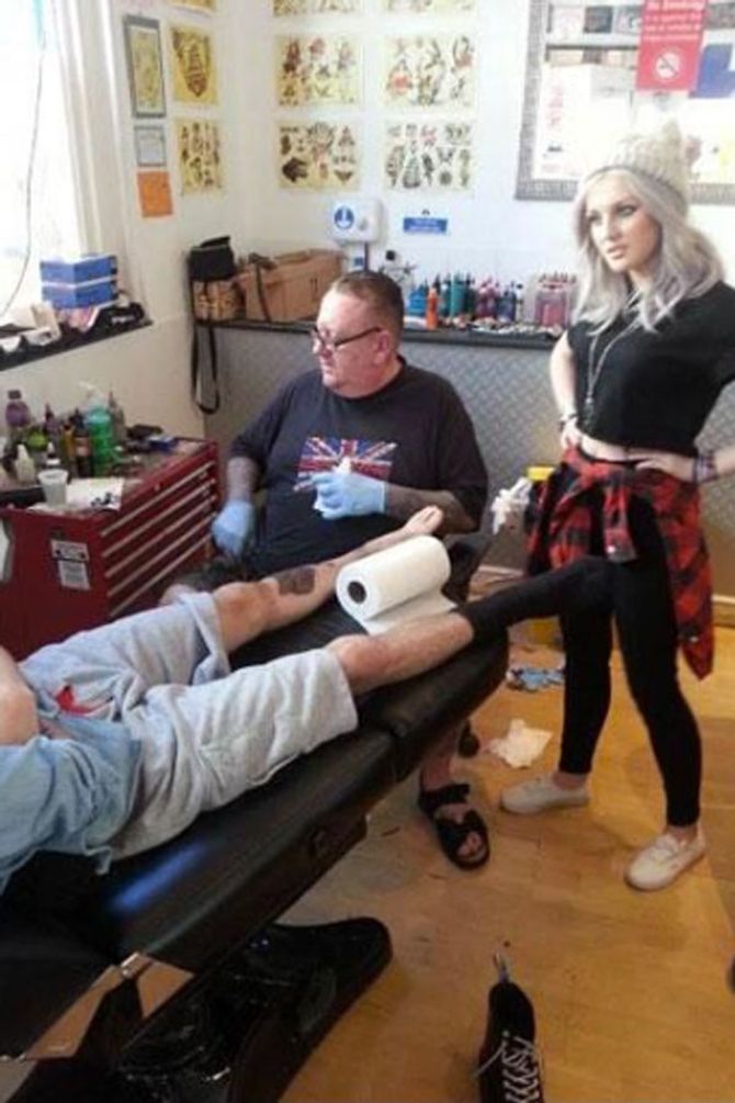 Zayn Malik and Perrie Edwards in the parlour