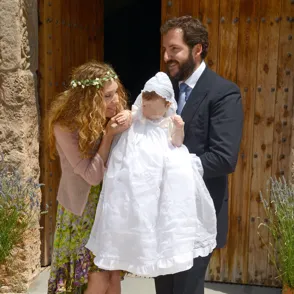 Borja Thyssen y Blanca Cuesta bautizan a su hijo sin la presencia de Tita