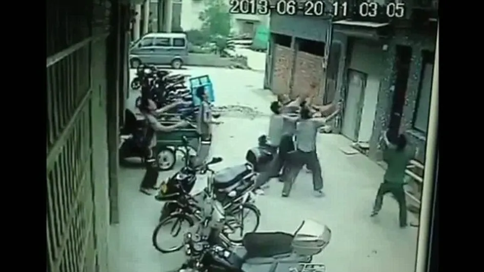 Chine : Le miraculeux sauvetage d'une fillette tombée d'un immeuble (vidéo)