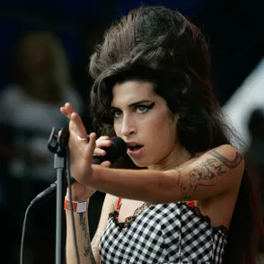 Amy Winehouse y otras famosas que sufrieron bulimia