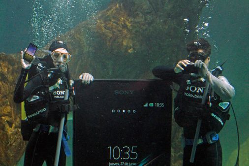 Raquel Sánchez Silva y Maxi Iglesias en el Zoo