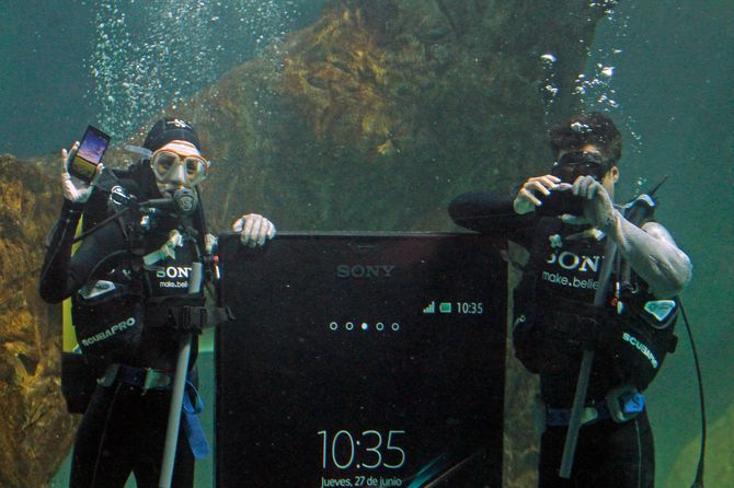 Raquel Sánchez Silva y Maxi Iglesias en el Zoo